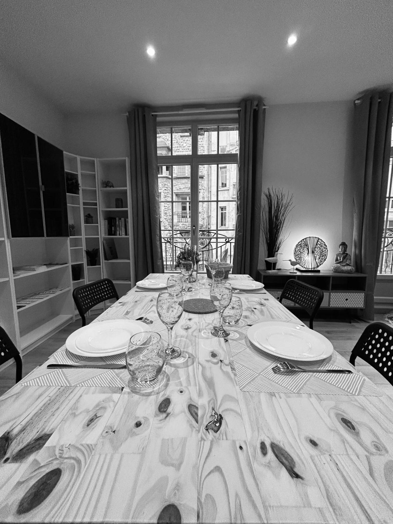 L'Etape Des Sacres Apartment Reims Bagian luar foto
