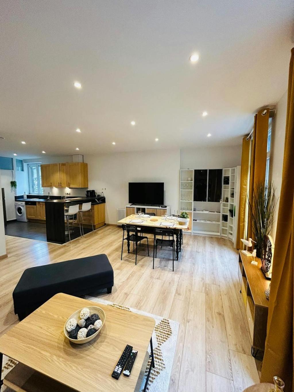 L'Etape Des Sacres Apartment Reims Bagian luar foto
