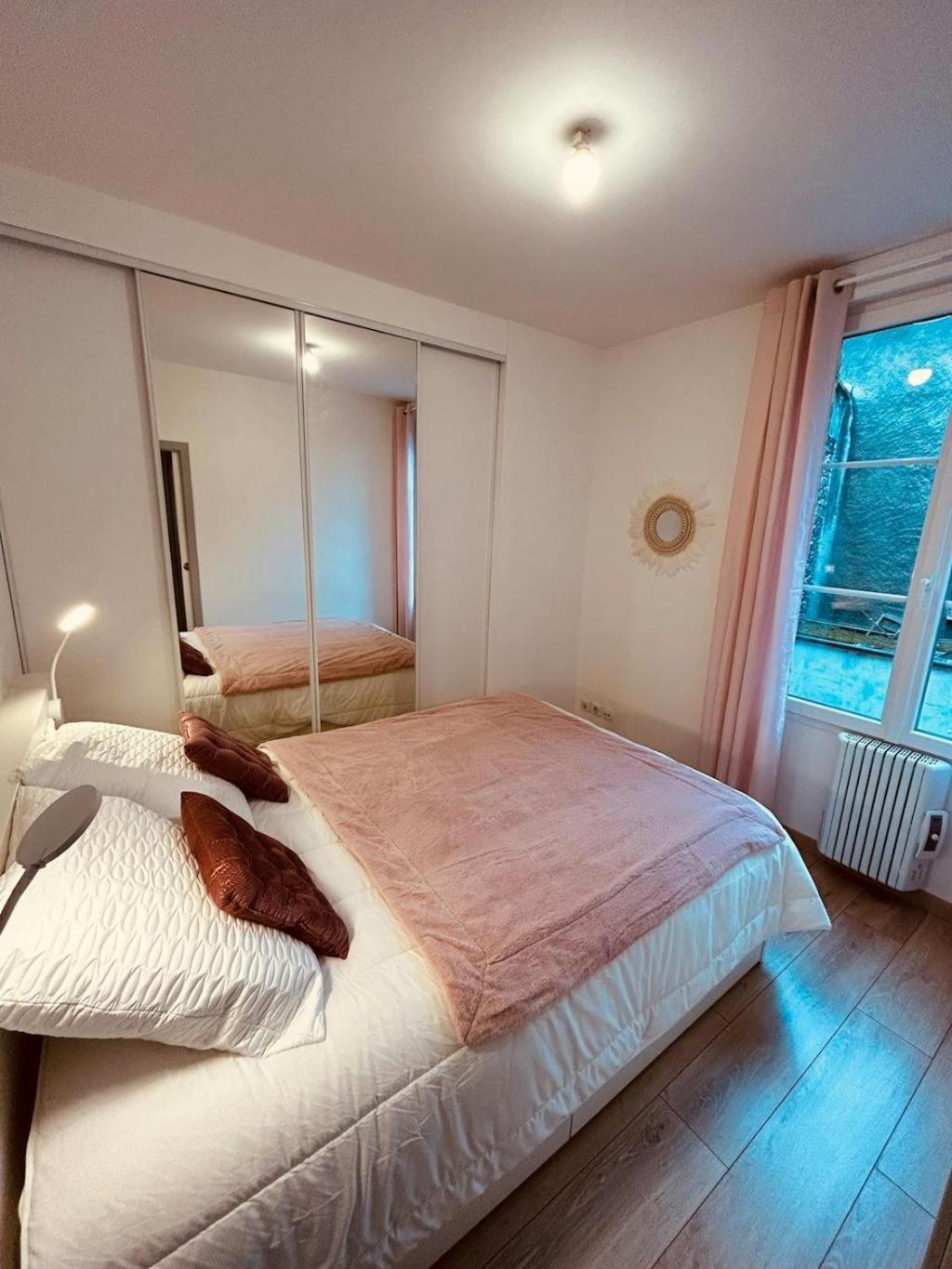 L'Etape Des Sacres Apartment Reims Bagian luar foto