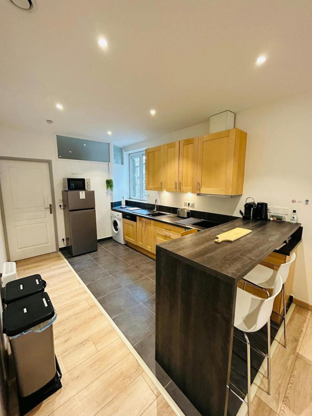 L'Etape Des Sacres Apartment Reims Bagian luar foto