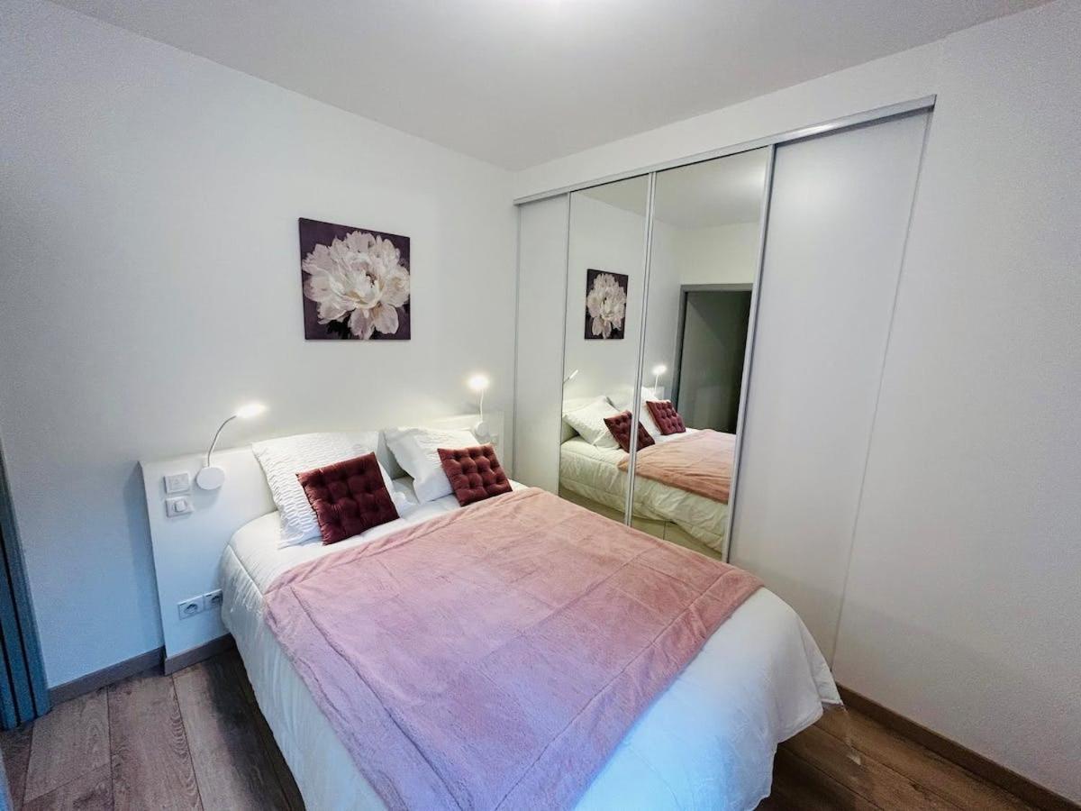 L'Etape Des Sacres Apartment Reims Bagian luar foto