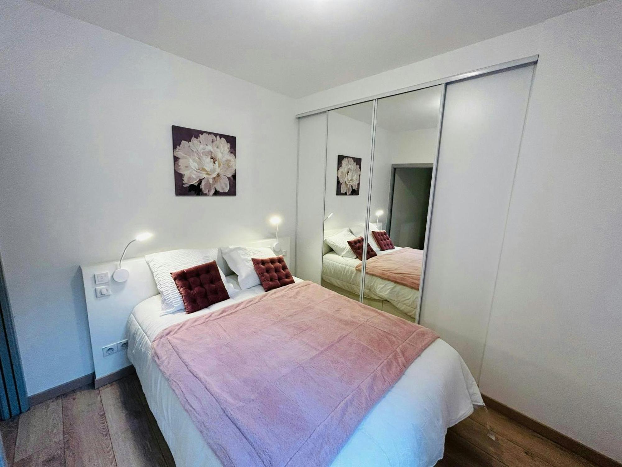 L'Etape Des Sacres Apartment Reims Bagian luar foto