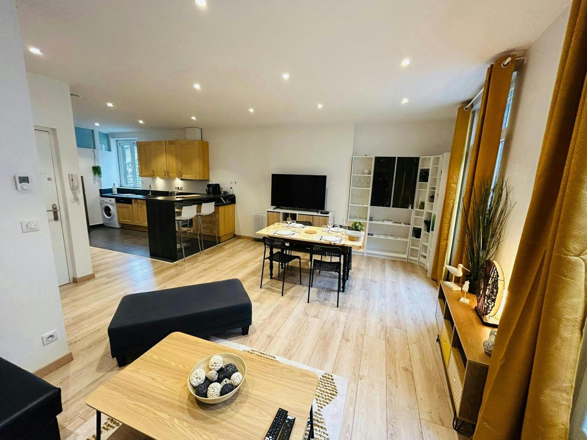 L'Etape Des Sacres Apartment Reims Bagian luar foto