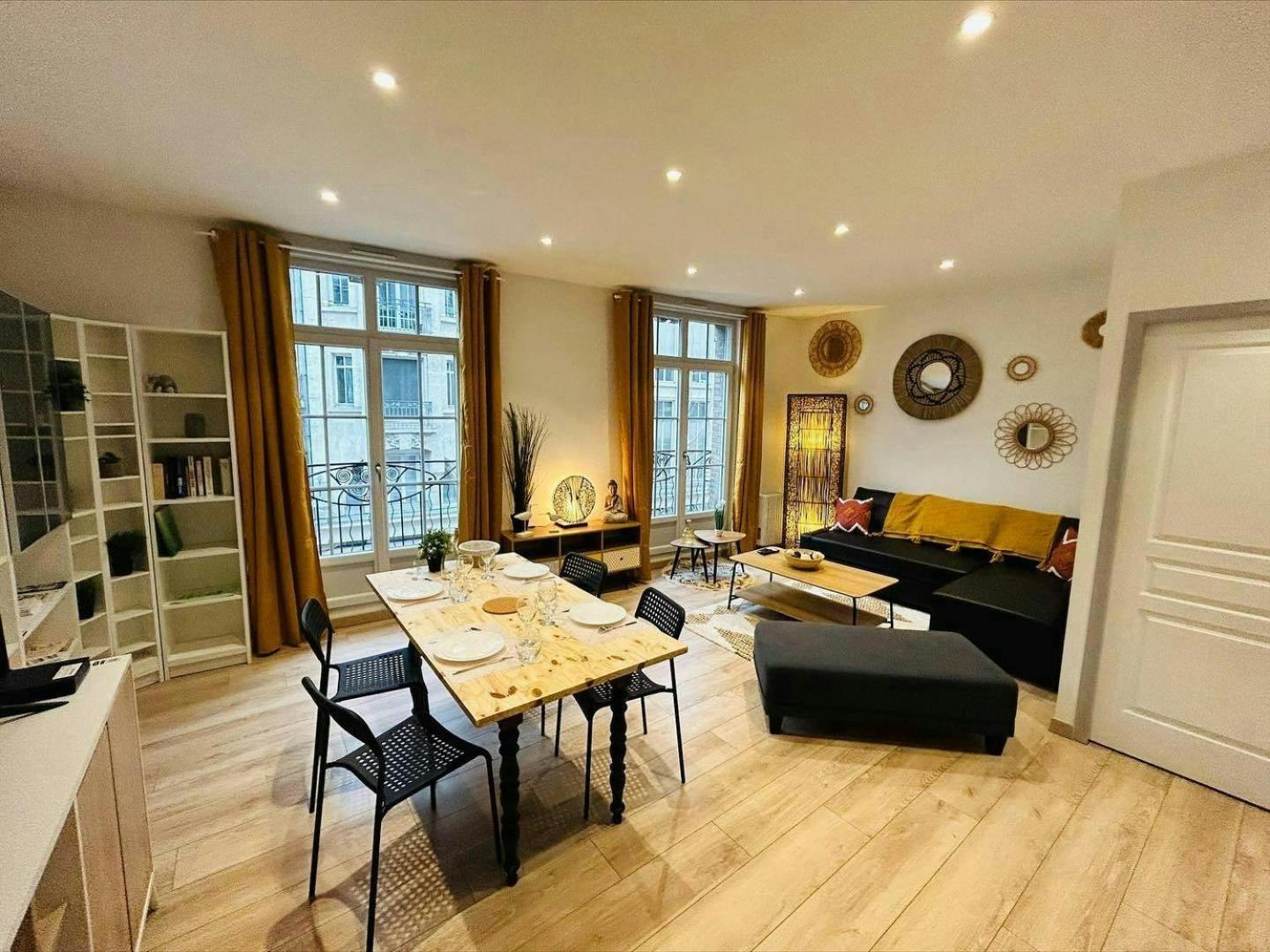 L'Etape Des Sacres Apartment Reims Bagian luar foto