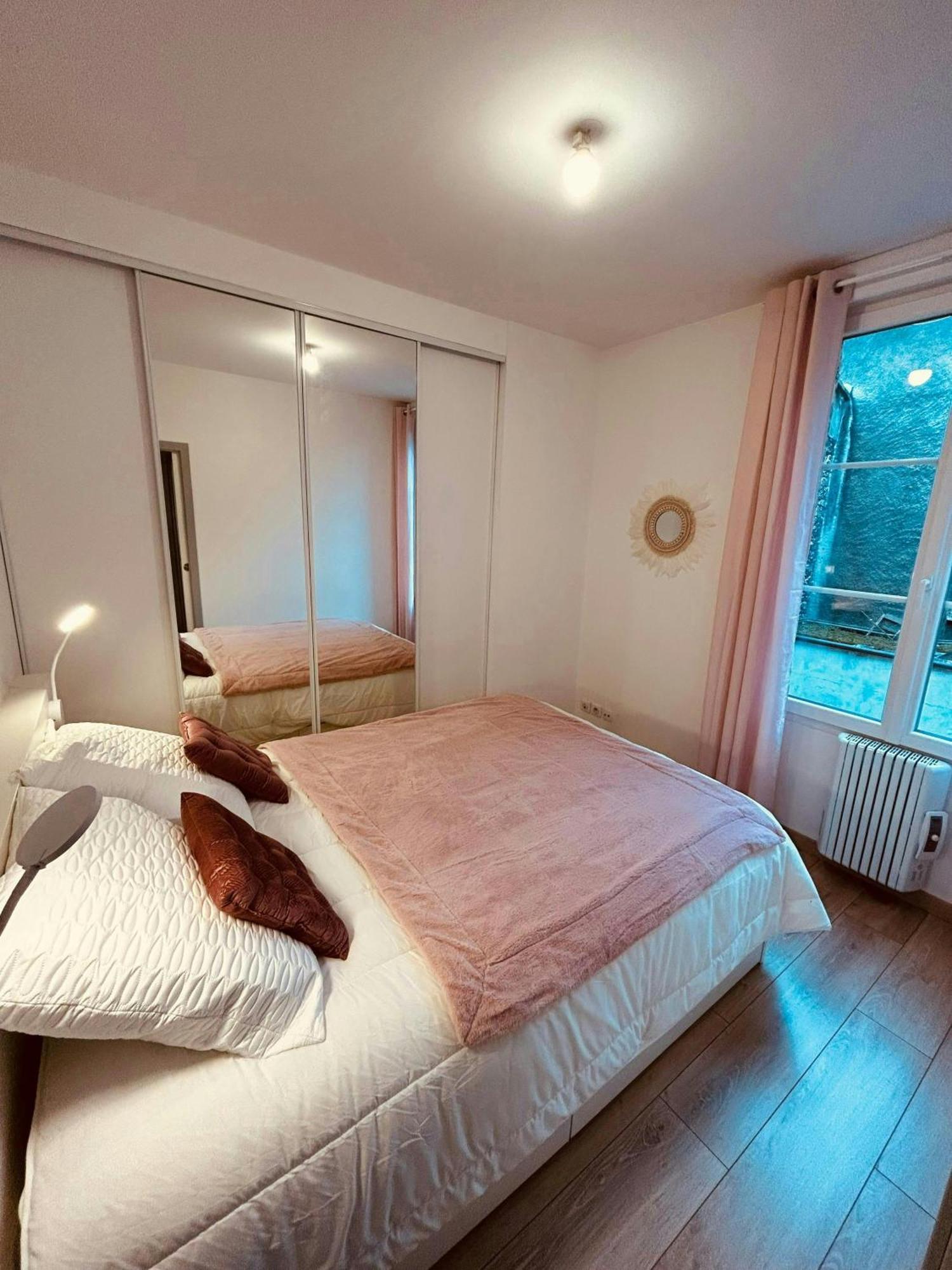 L'Etape Des Sacres Apartment Reims Bagian luar foto